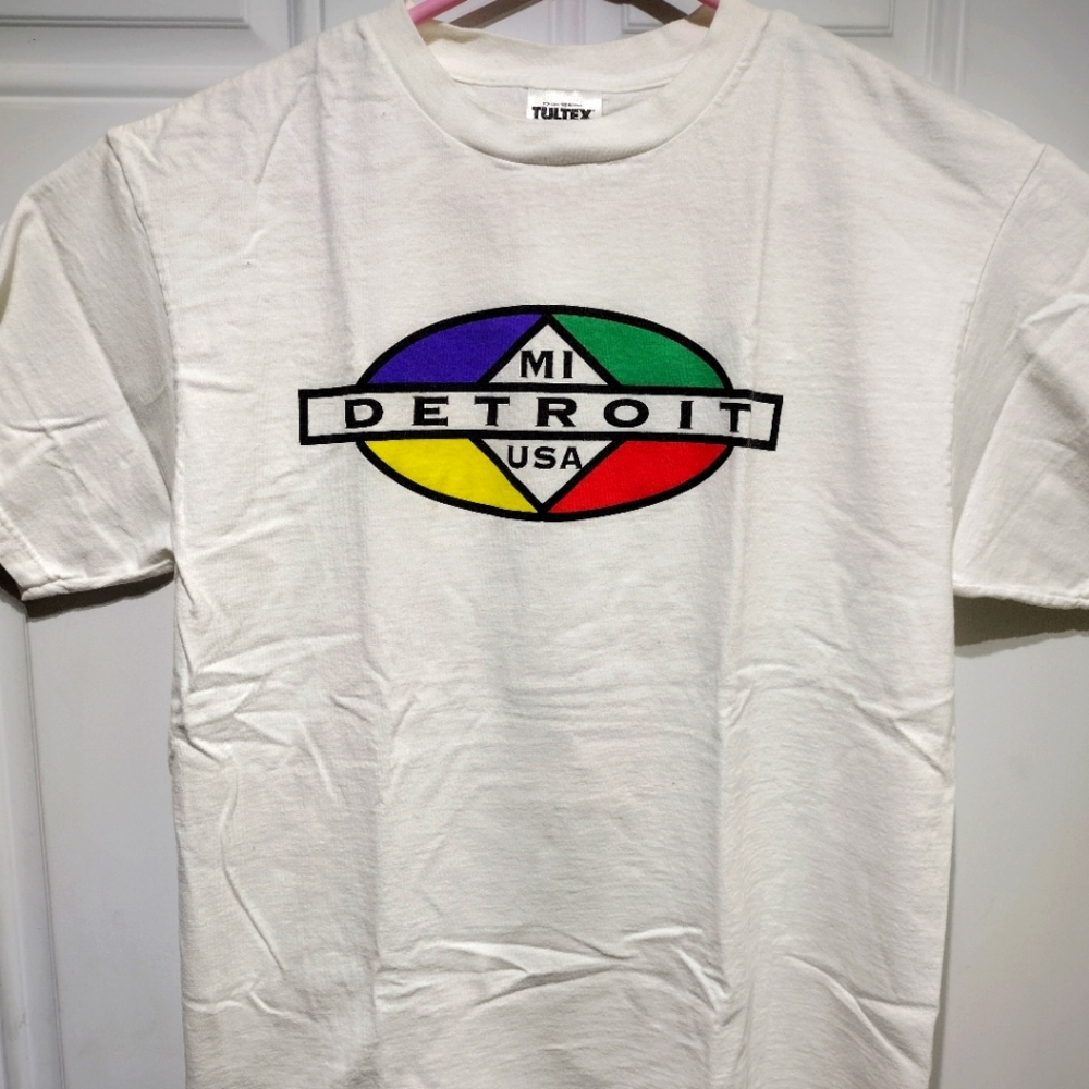 Detroit Michigan USA T-shirt Size Large